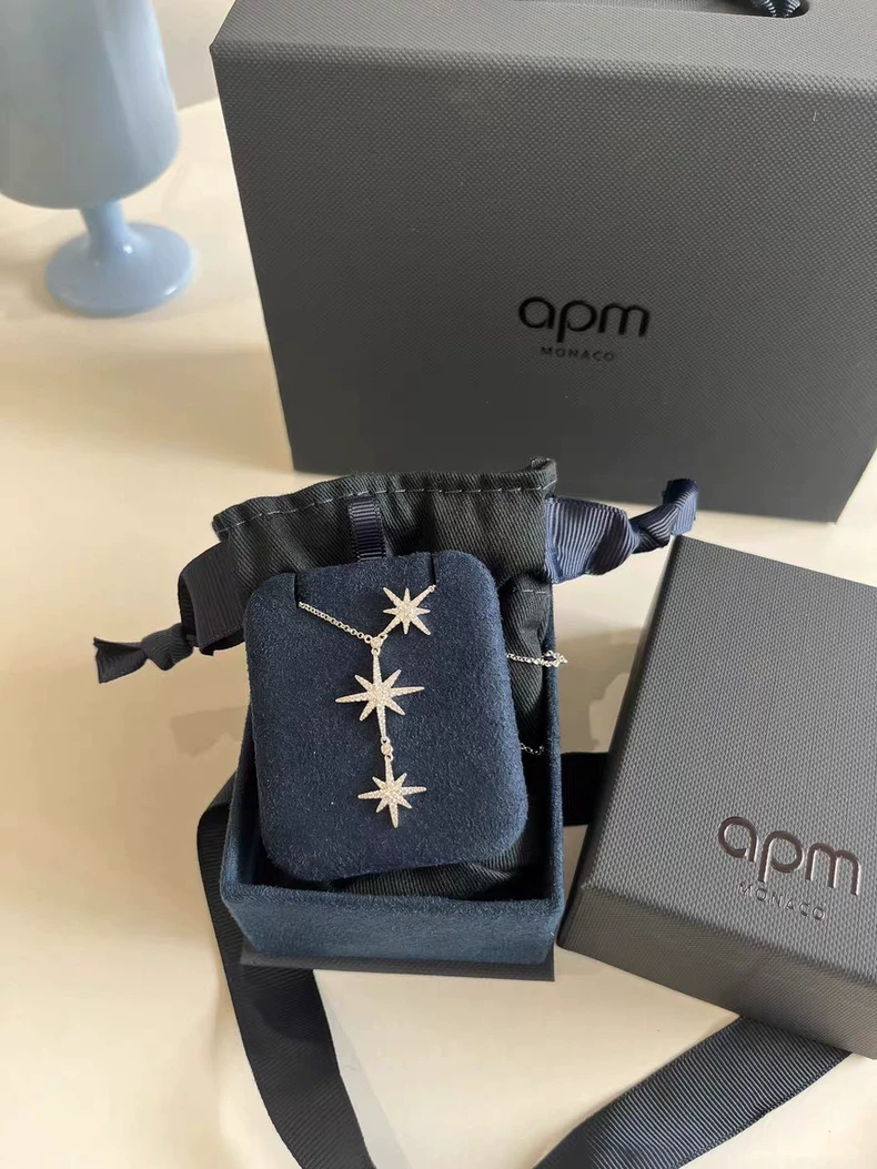 apm Monaco six-pointed star necklace