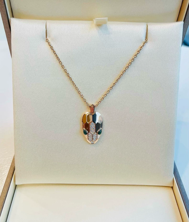 Bulgari Rose Gold Snake Head Necklace SERPENTI Series 18K Rose Gold Diamond Malachite Necklace