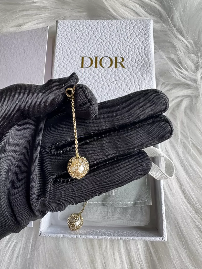 DIOR pearl earrings Cage design with pearl inlay-3
