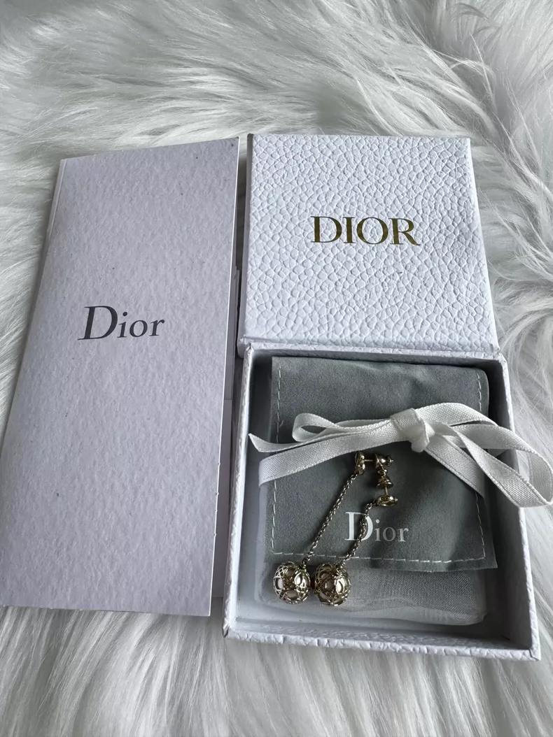 DIOR pearl earrings Cage design with pearl inlay-2
