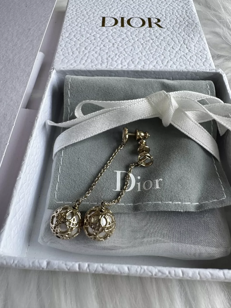 DIOR pearl earrings Cage design with pearl inlay