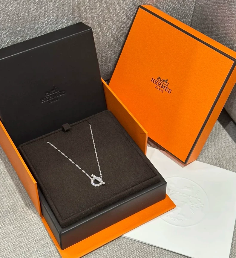 Hermes Finesse Classic 18K Rose Gold Diamond Small Q Necklace-3