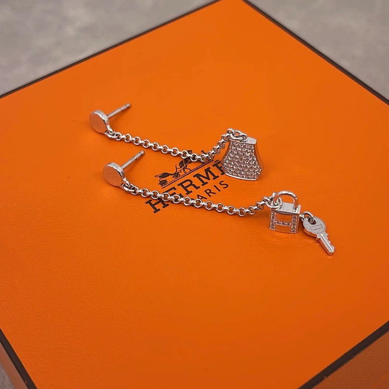 HERMES Kelly Clochette Series 18k White Gold Key Lock Full Diamond Earrings-2