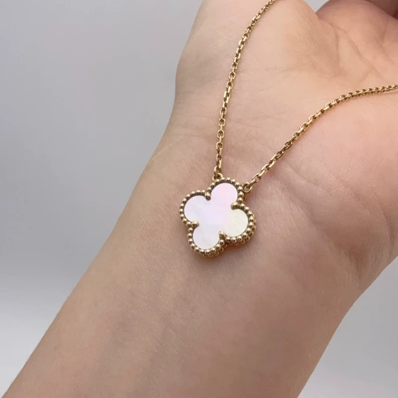 Van Cleef & Arpels White Mother-of-Pearl Four-Leaf Clover Medium 18K Gold Necklace-3