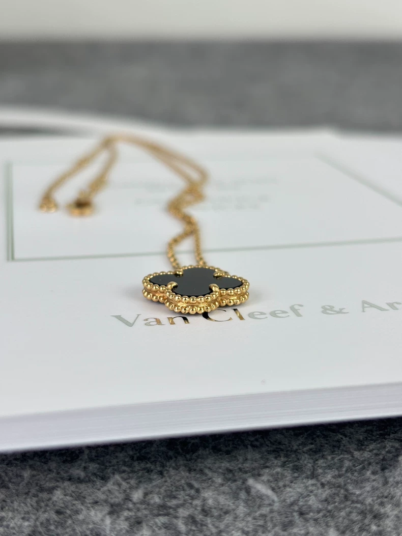 VCA/Van Cleef & Arpels Black Flower Medium Alhambra Onyx Pendant  Pendant Necklace-5